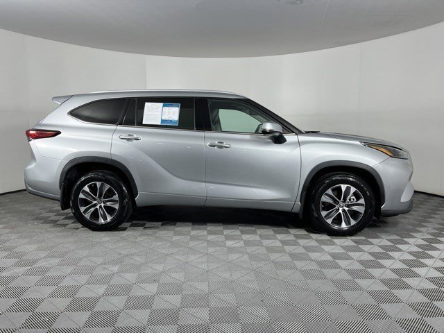 Certified Used 2022 Celestial Silver Metallic Toyota XLE image 8