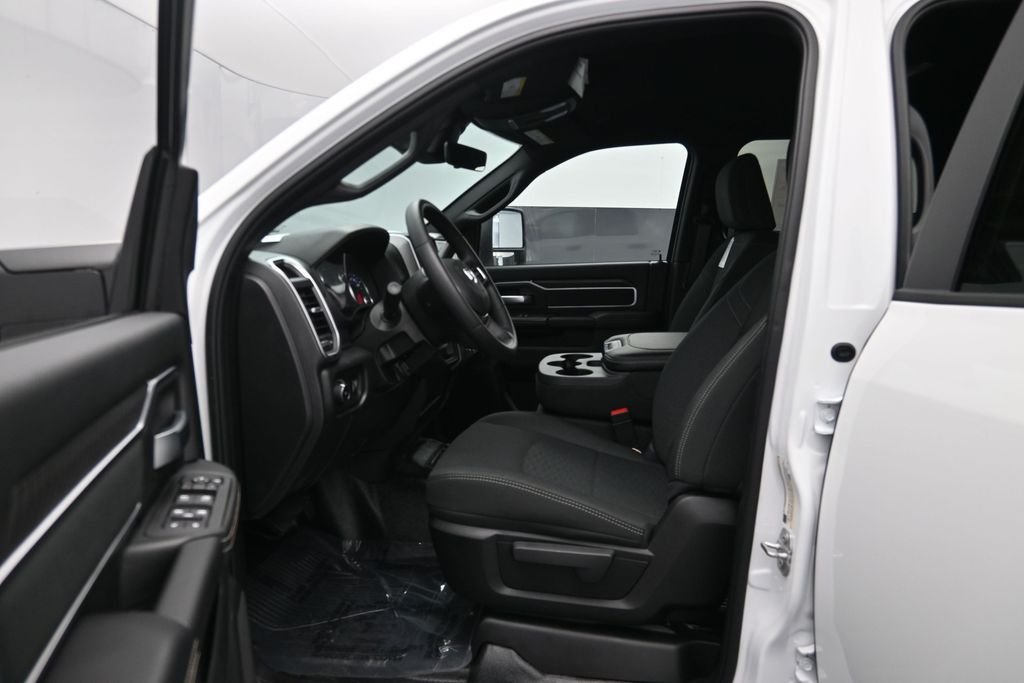 New 2026 Bright White Clearcoat RAM Tradesman image 13