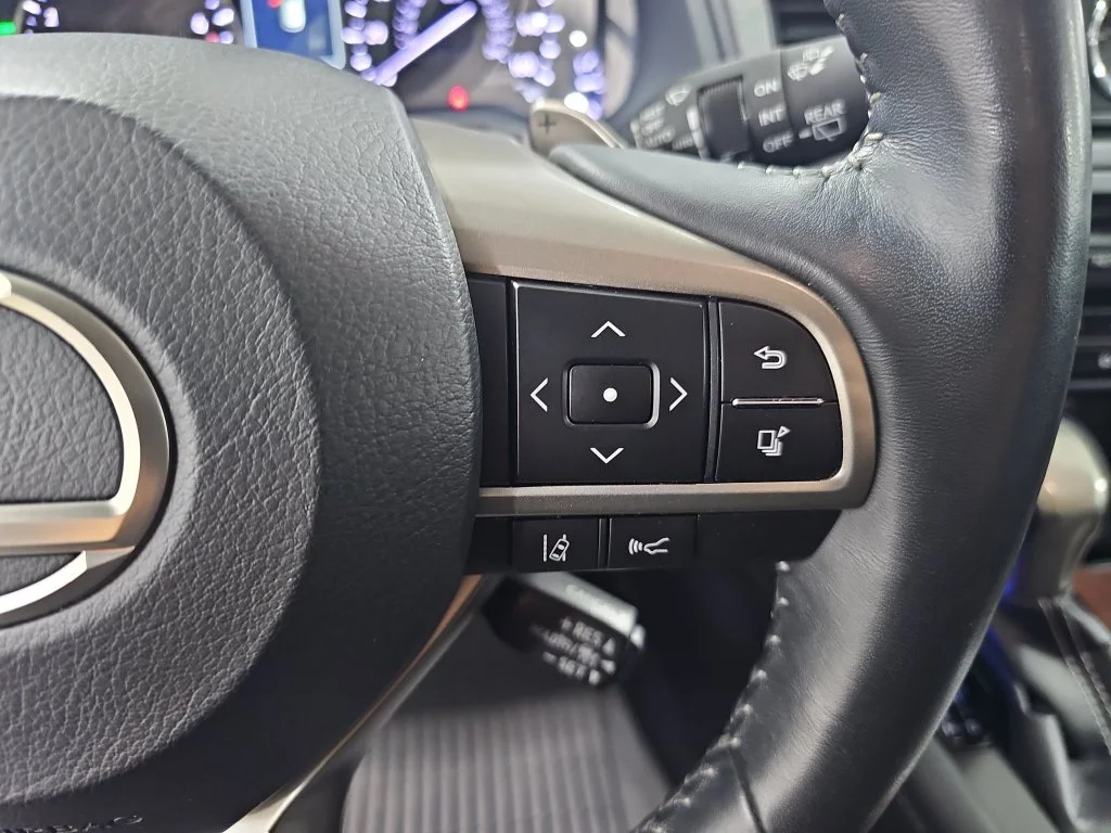 Used 2022 White Lexus 350 image 20