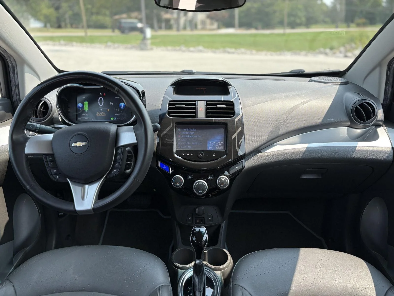 Used 2016 SILVER CHEVROLET HATCHBACK image 15