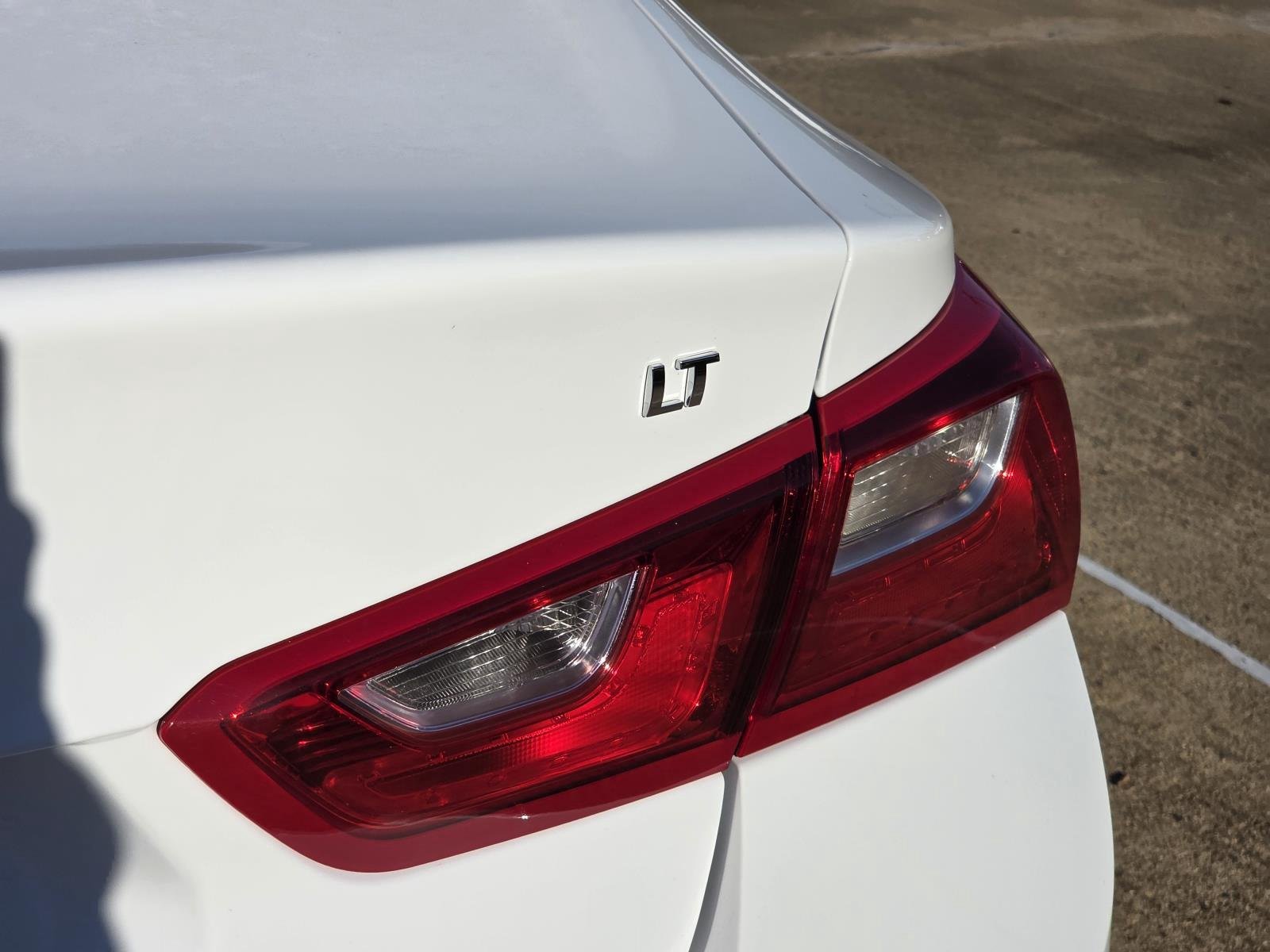 Used 2025 Summit White Chevrolet LT image 8