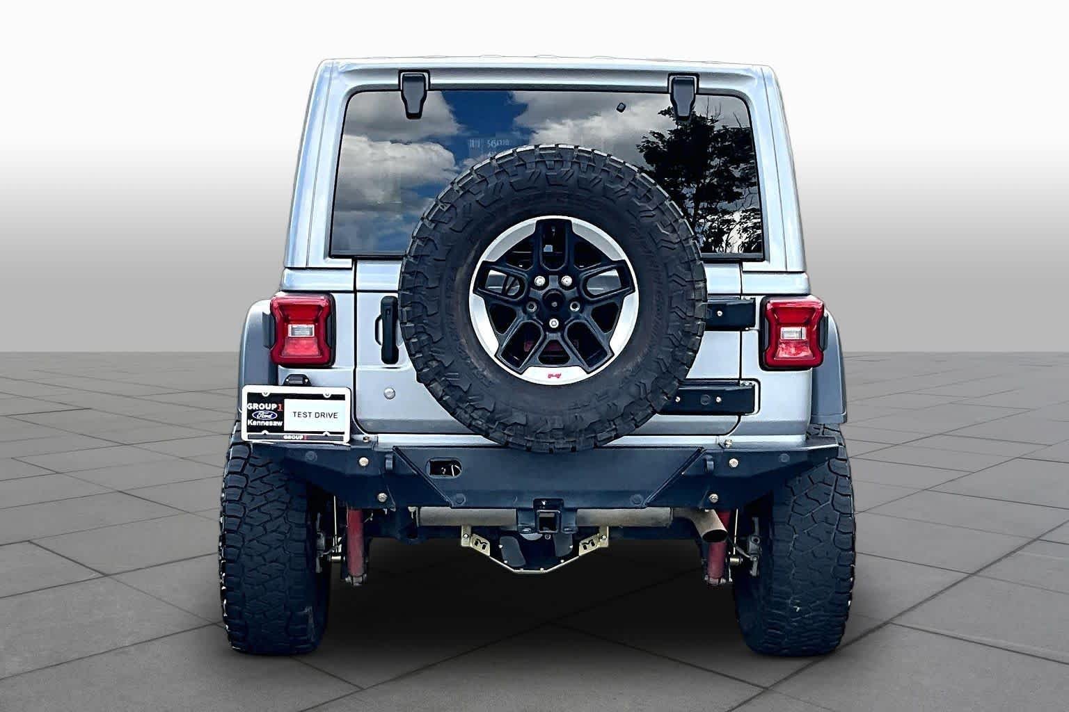 Used 2018 Billet Silver Metallic Clearcoat Jeep Rubicon image 5