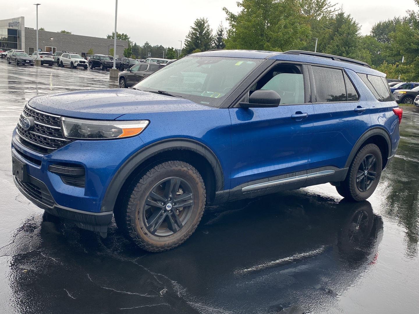 Used 2023 Atlas Blue Ford XLT image 6