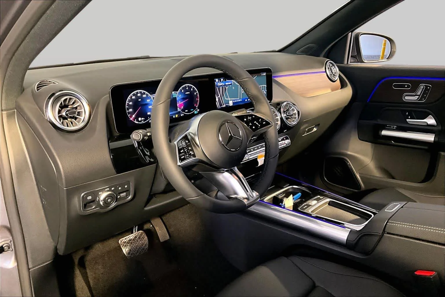 New 2026 Mountain Grey Metallic Mercedes-Benz GLA 250 image 9