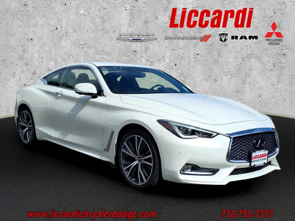 2022 INFINITI Q60 Coupe LUXE