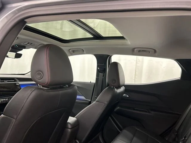2027 Chevrolet Bolt RS - Photo 18