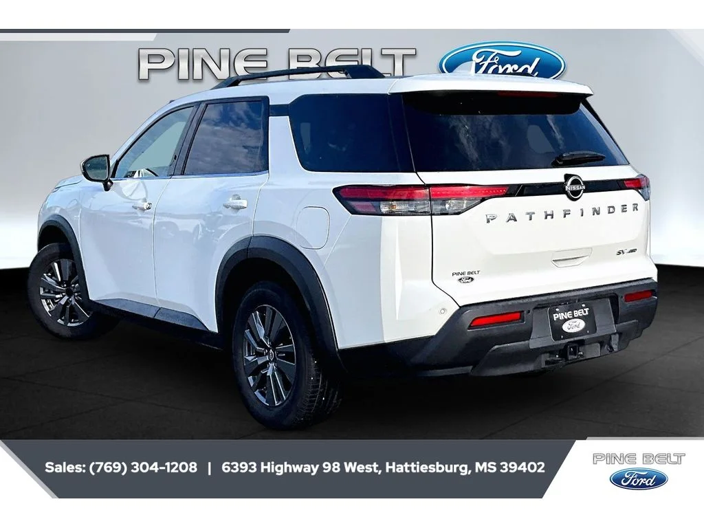 Used 2022 Glacier White Nissan SV image 2