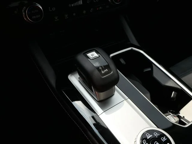 Certified Used 2025 Red Diamond Mitsubishi SE image 24