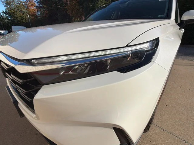 Certified Used 2025 Platinum White Pearl Honda EX-L image 10