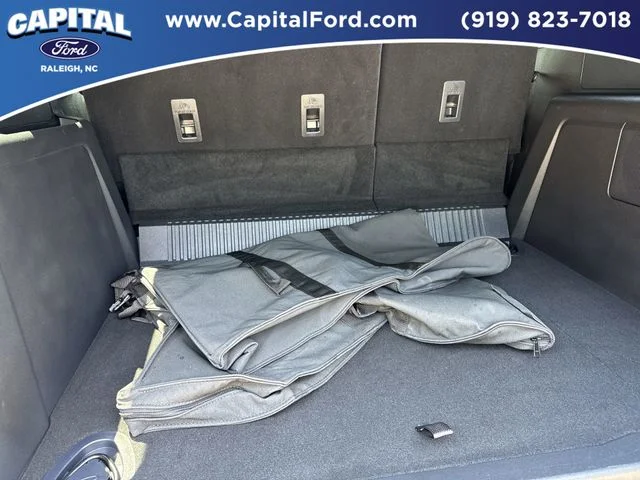 Used 2024 Gray Ford Wildtrak image 16