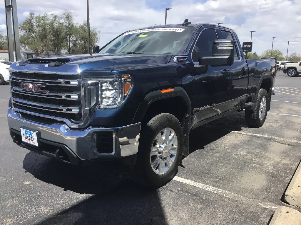 Used 2022 Pacific Blue Metallic GMC SLE image 3