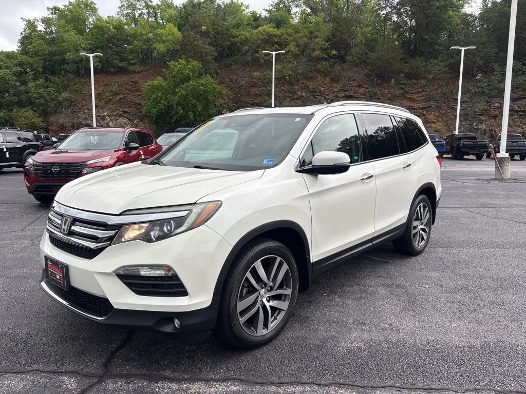 Used 2017 White Diamond Pearl Honda Elite image 2