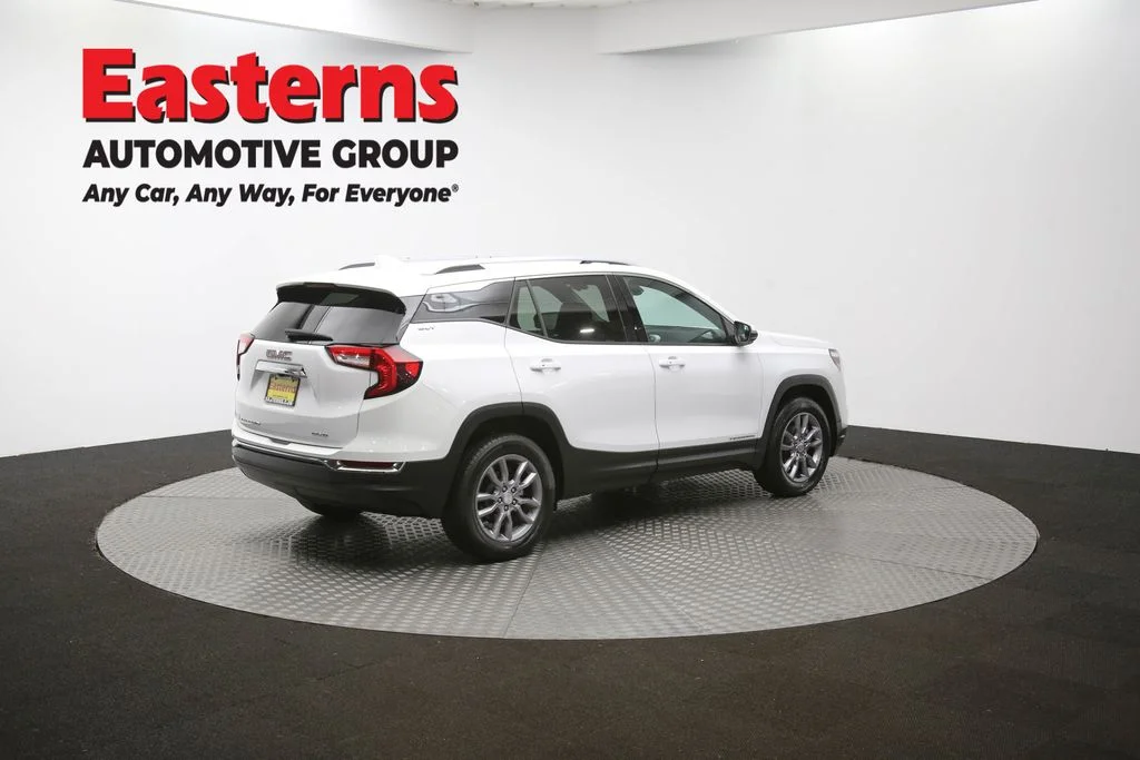 Used 2024 White GMC SLT image 41