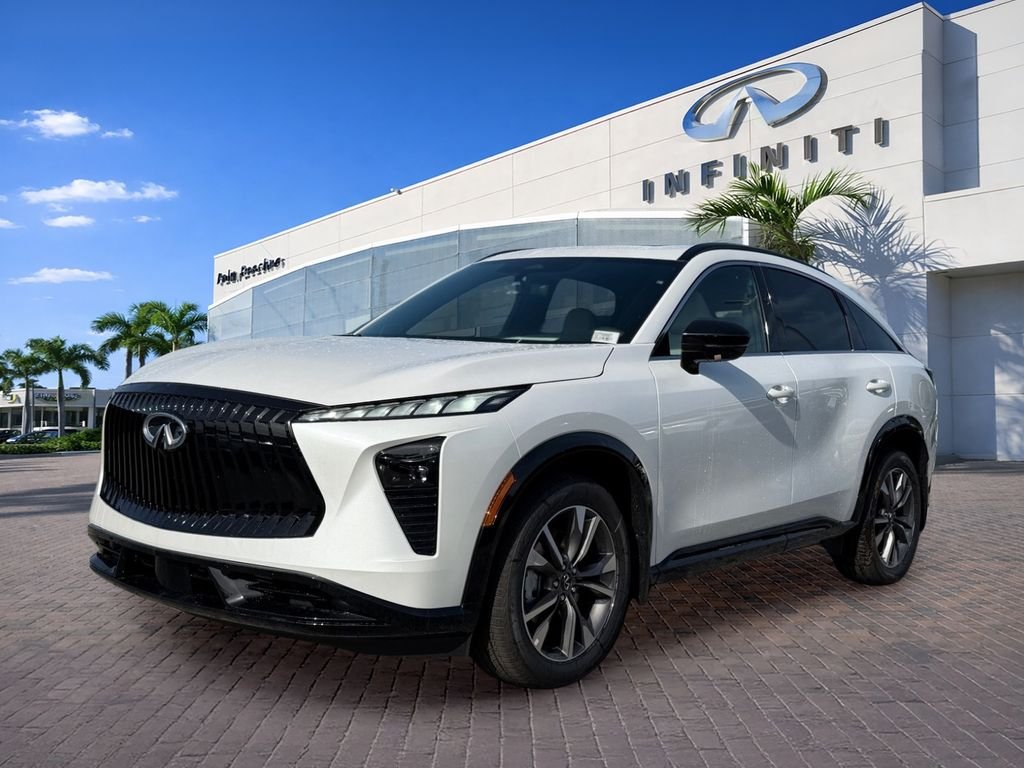 New 2027 RADIANT WHITE INFINITI Luxe AWD image 3