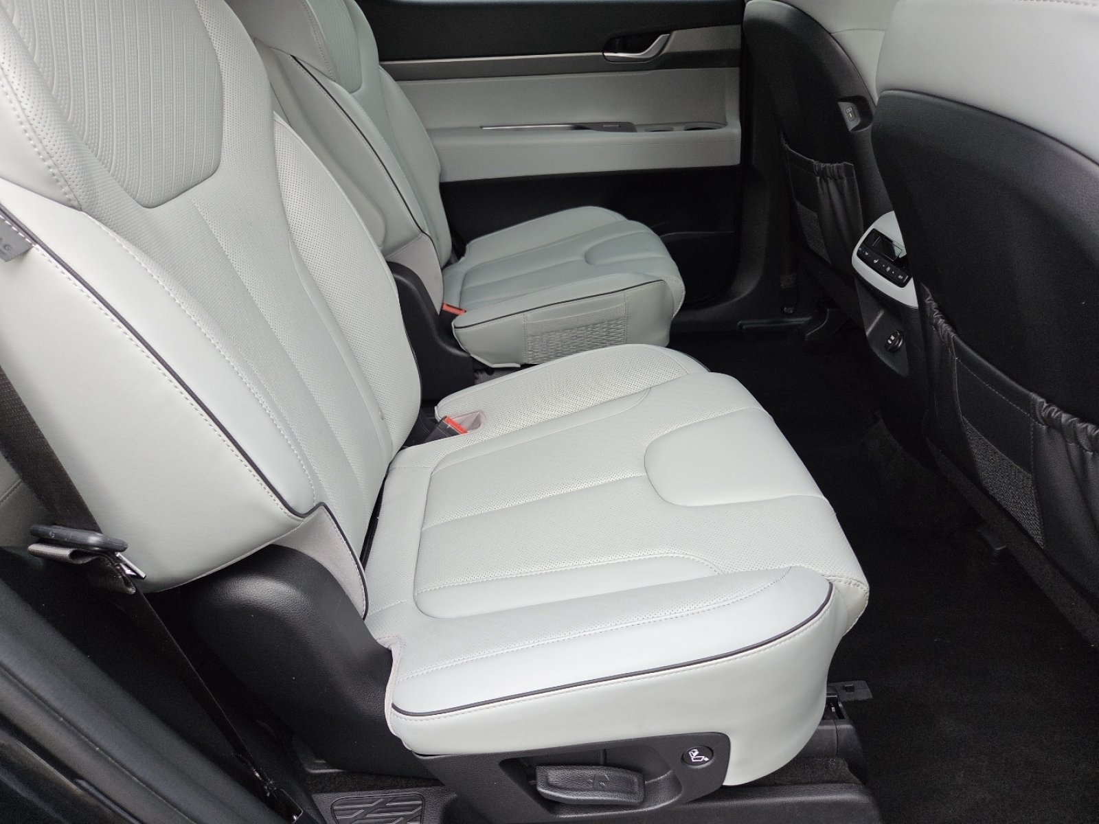 Used 2024 Moonlight Hyundai SEL image 25