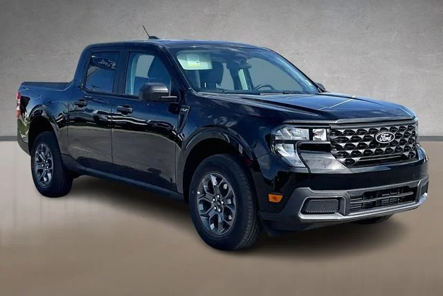 New 2026 Black Ford XLT image 2
