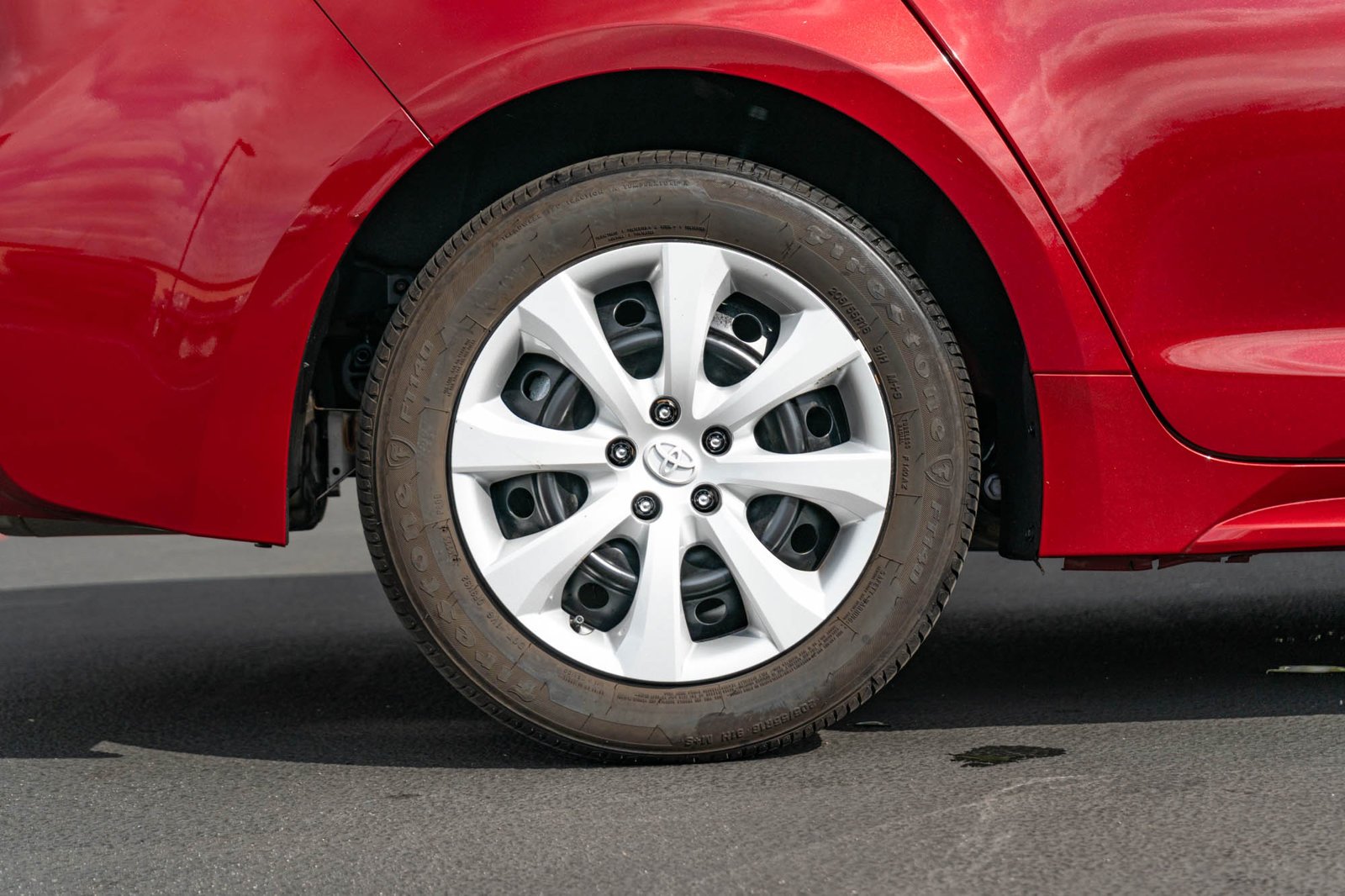 Certified Used 2025 Pearl Toyota LE image 11