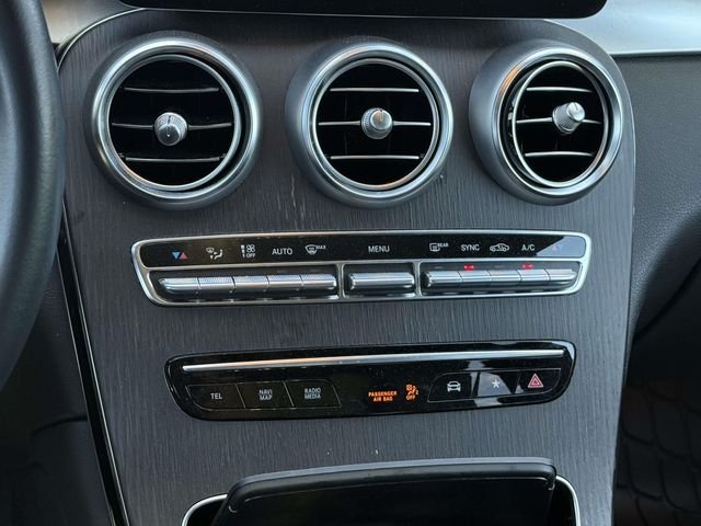 Used 2022  Mercedes-Benz GLC 300 image 19