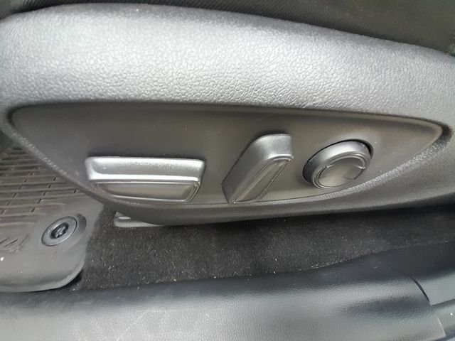 2024 Toyota RAV4 XLE - Photo 35
