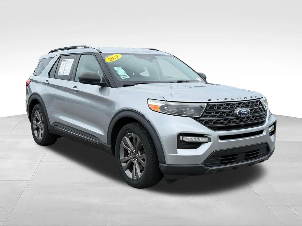 Used 2021 Silver Ford XLT image 29