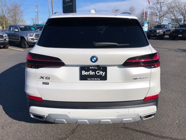 Used 2025 White BMW xDrive50e image 4