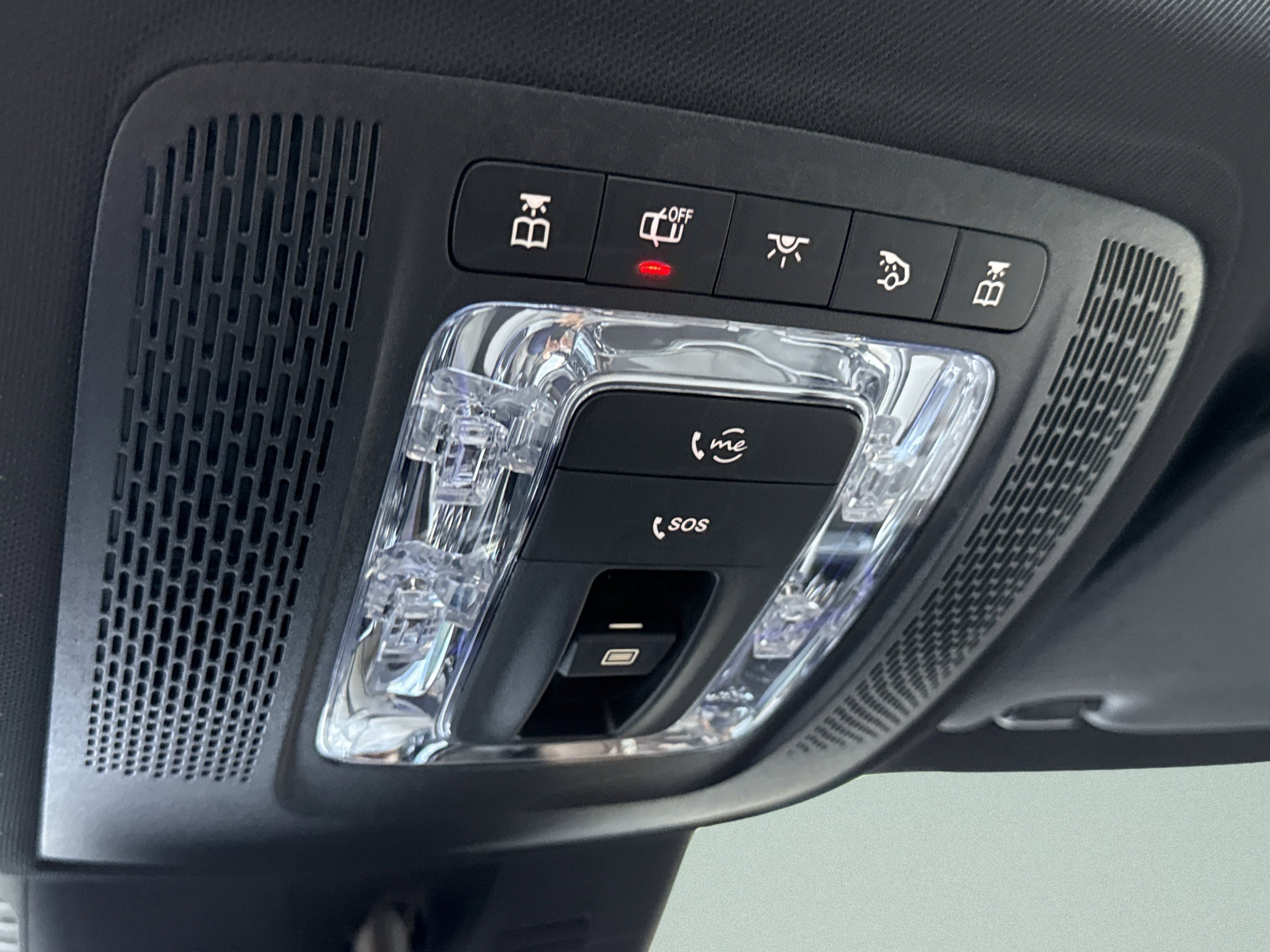 New 2026 Polar White Mercedes-Benz GLB 250 image 48