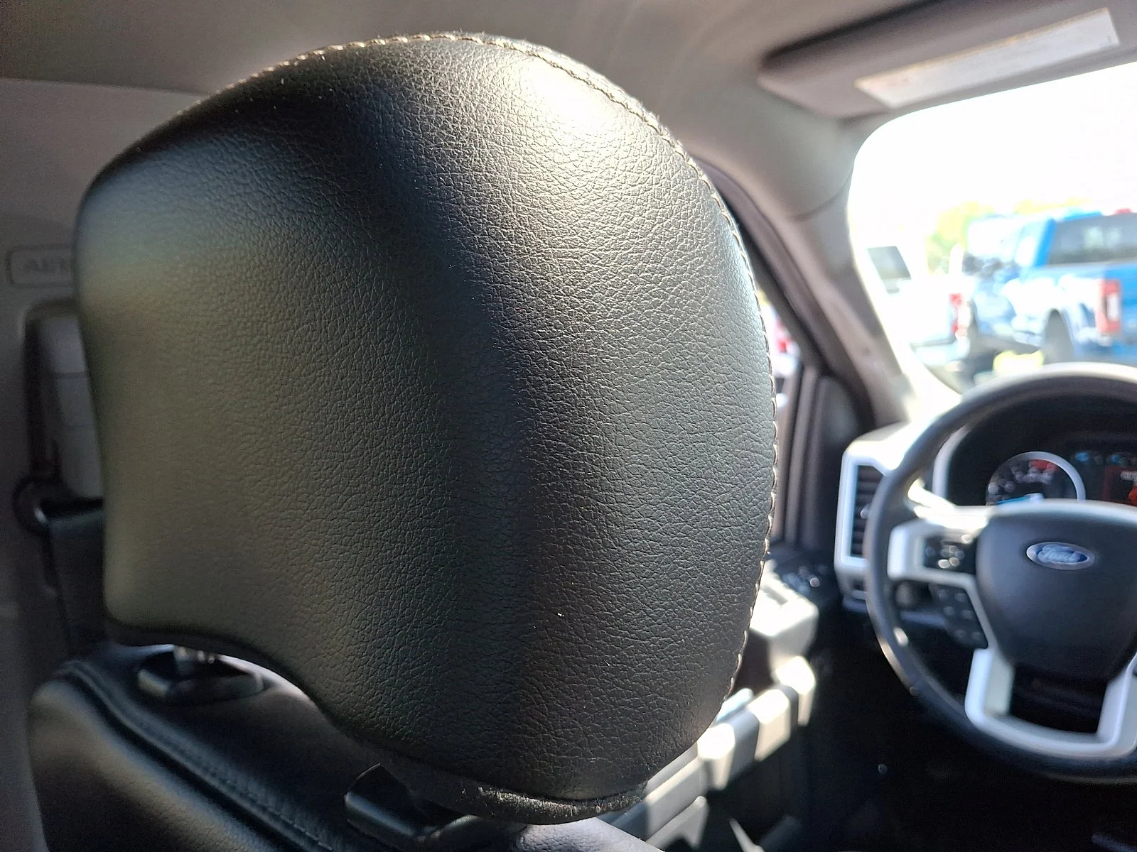 Used 2020 Velocity Blue Metallic   E7 Ford LARIAT image 13