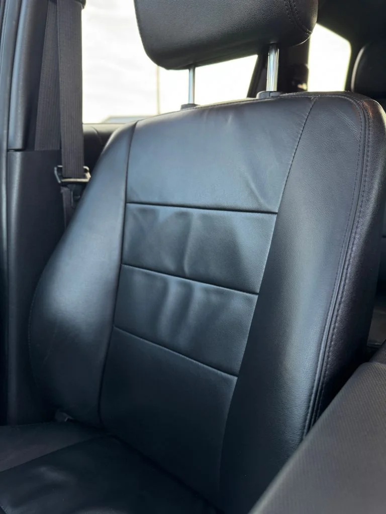 Used 2011 White Suede Ford Limited image 30