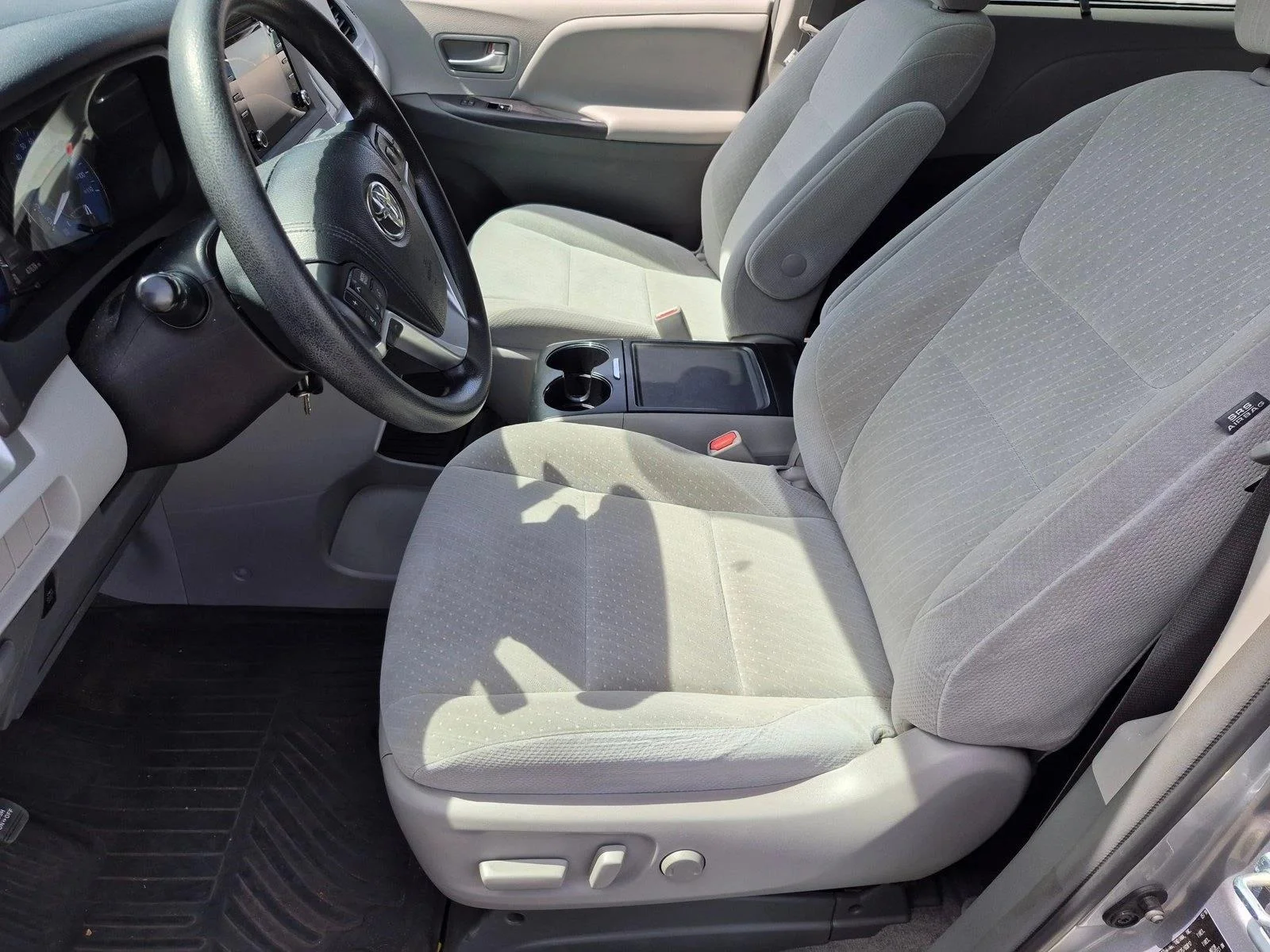 Used 2018 Silver Sky Metallic Toyota LE image 13