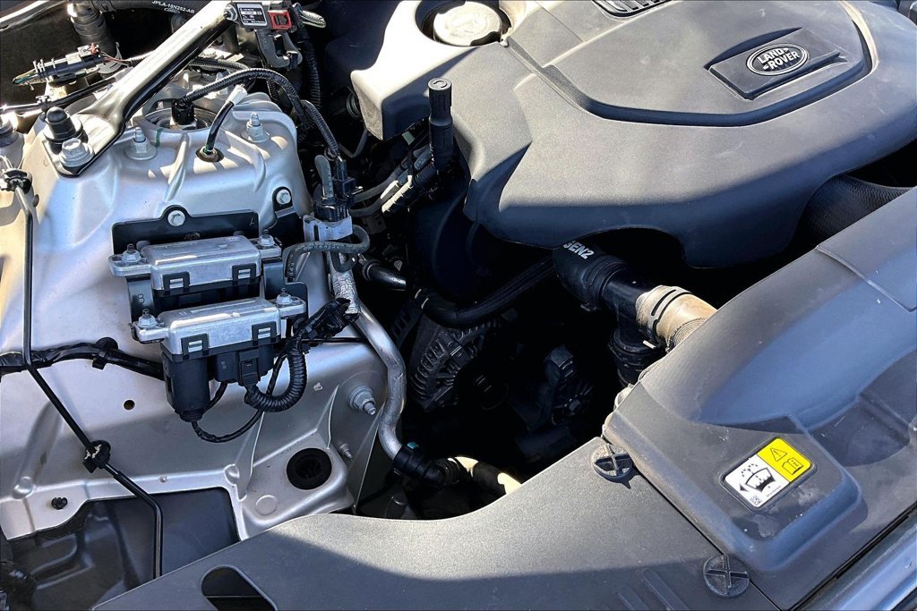 Used 2020  Land Rover HSE image 32