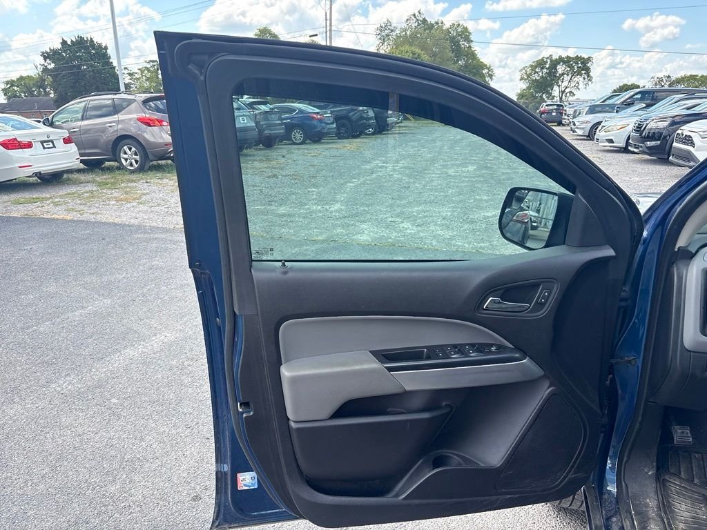 Used 2019 Blue Chevrolet LT image 12