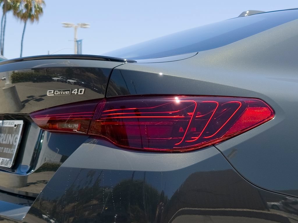 New 2026 Dravit Grey Metallic BMW eDrive40 image 5