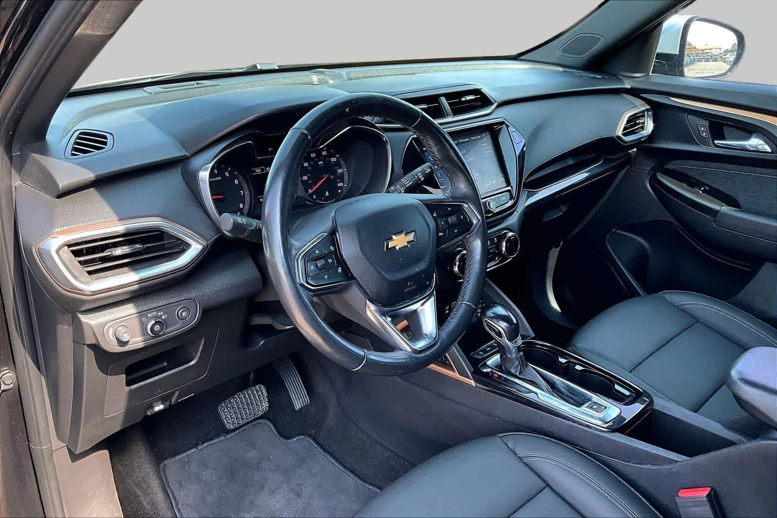 Used 2023 Mosaic Black Metallic Chevrolet ACTIV image 18