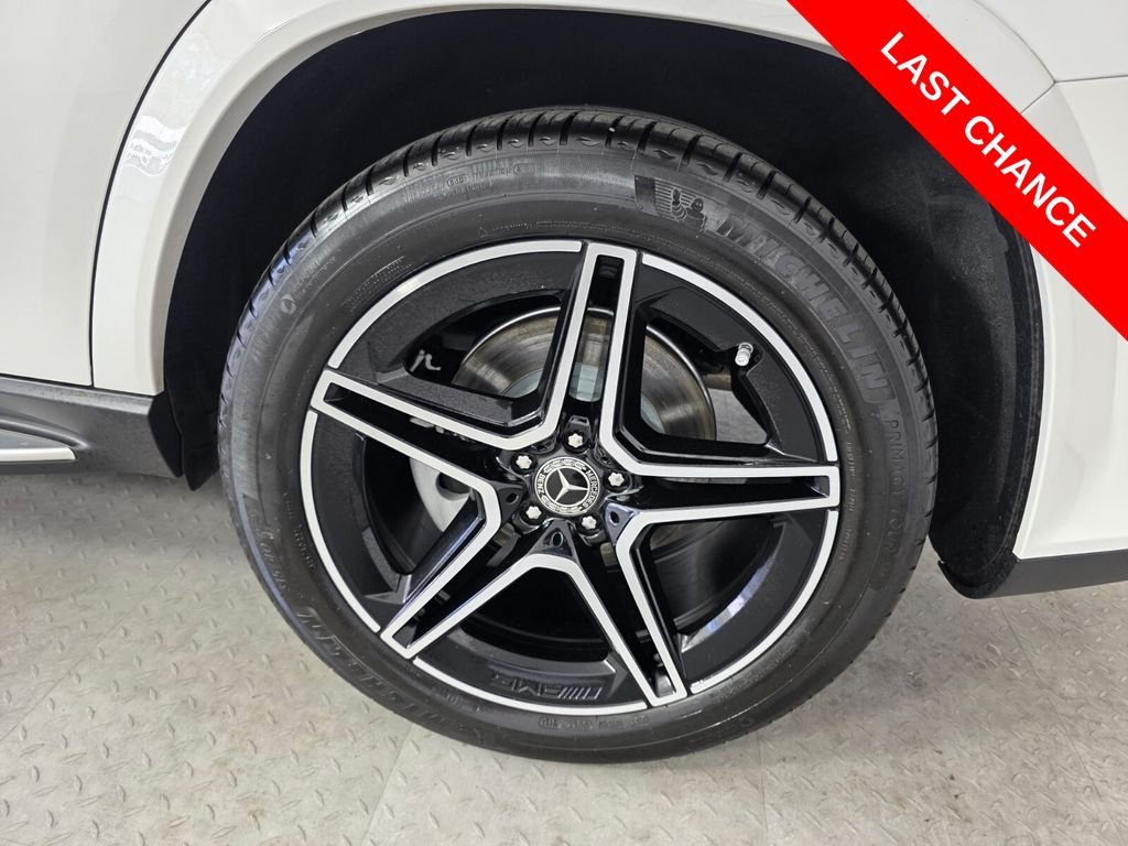 Certified Used 2025 Black Mercedes-Benz GLS 450 image 19