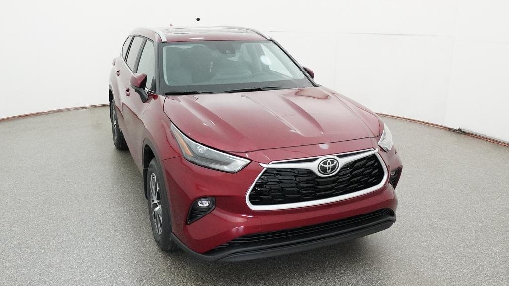 New 2026 Ruby Flare Pearl Toyota XLE image 8