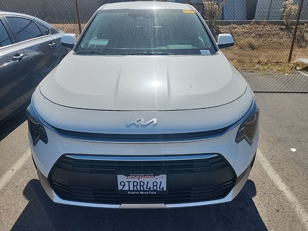 Used 2025 White Kia LX image 2