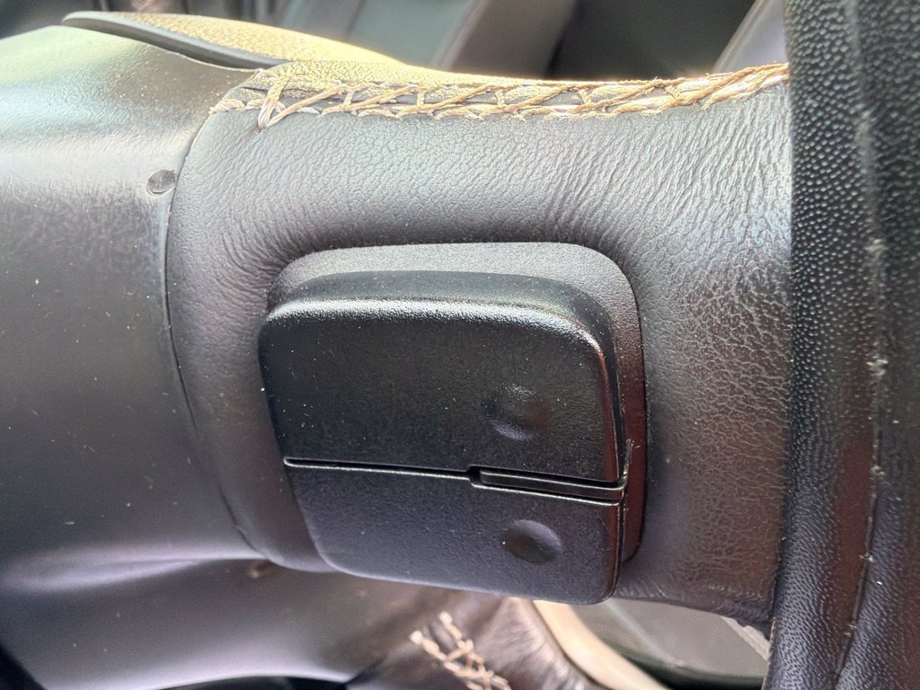 Used 2018 Green GMC Denali image 12