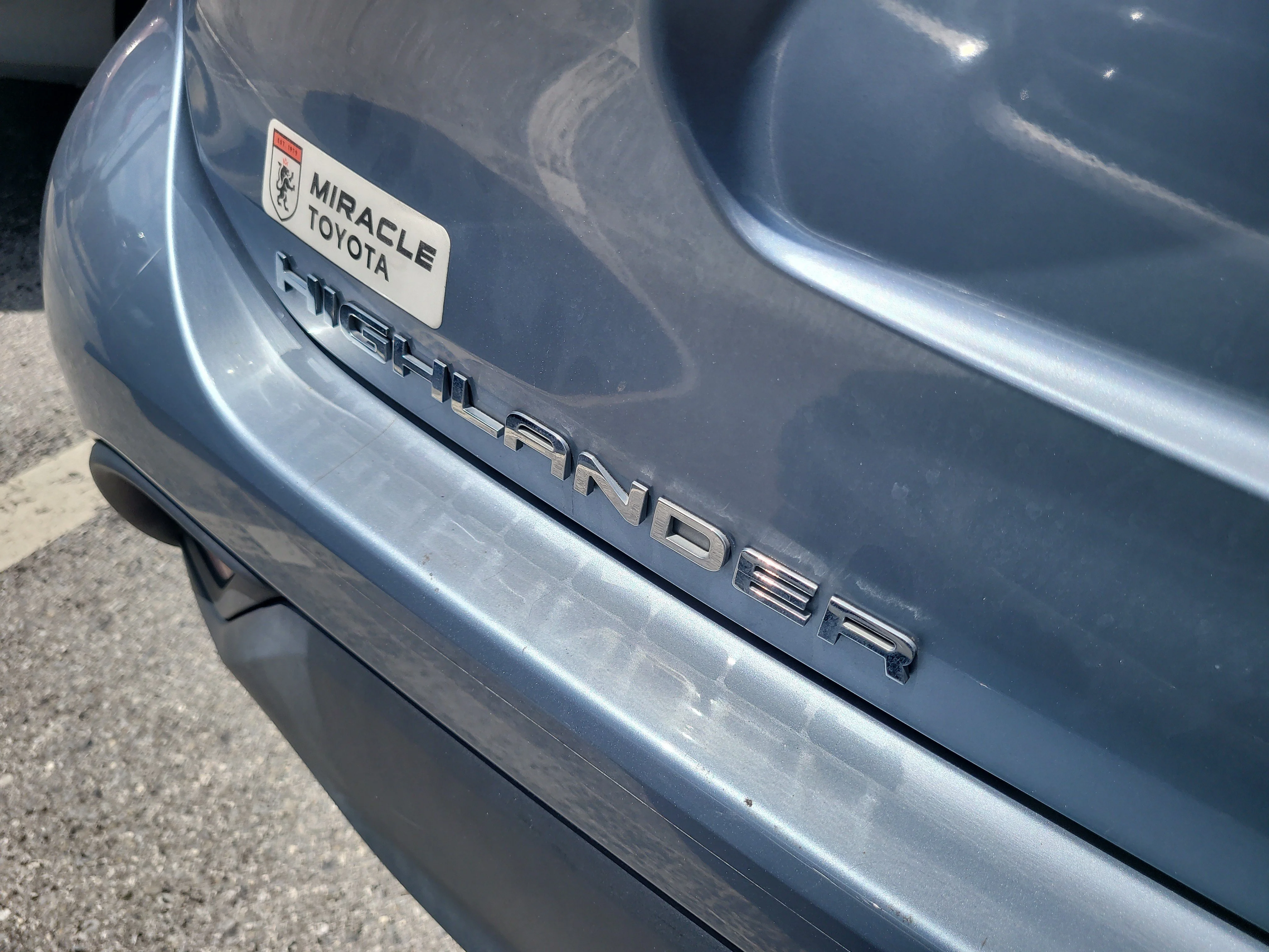 Used 2023 Moon Dust Toyota L image 10