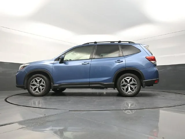 Used 2021 Blue Subaru Premium image 34