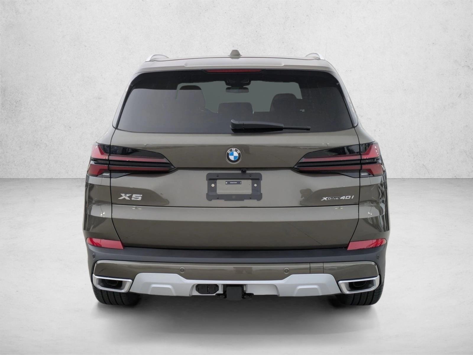 Used 2026 Manhattan Green Metallic BMW xDrive40i image 8