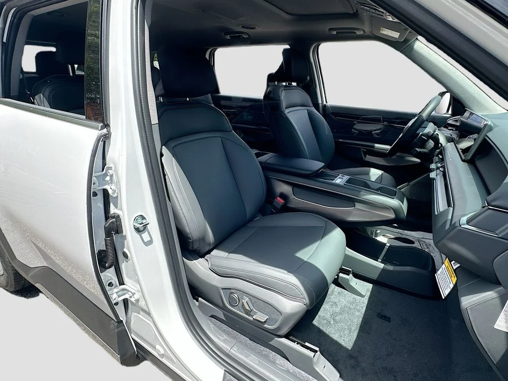 New 2026 Glacial White Pearl Kia Light Long Range RWD image 30
