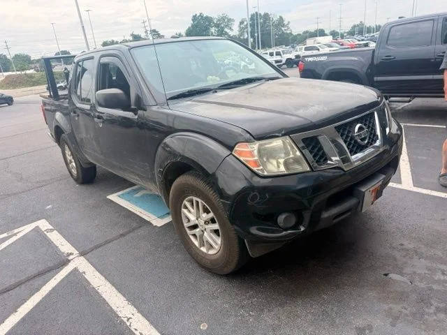 Used 2015 Black Nissan SV image 2