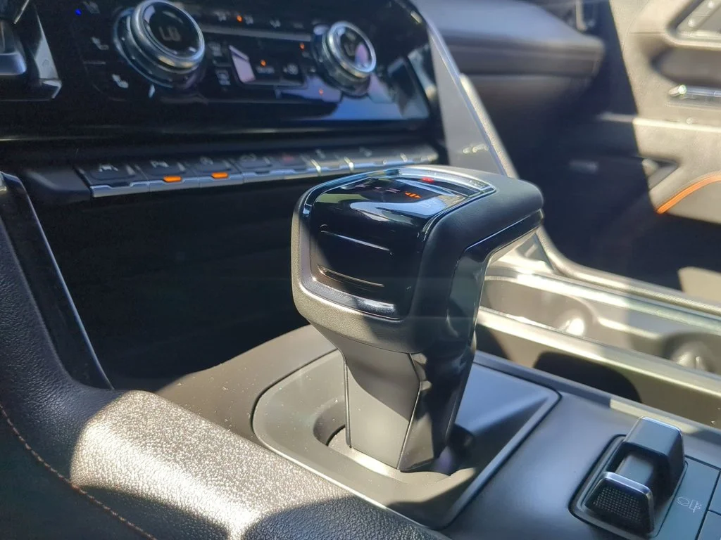 Used 2025 Sterling Metallic GMC AT4 image 20