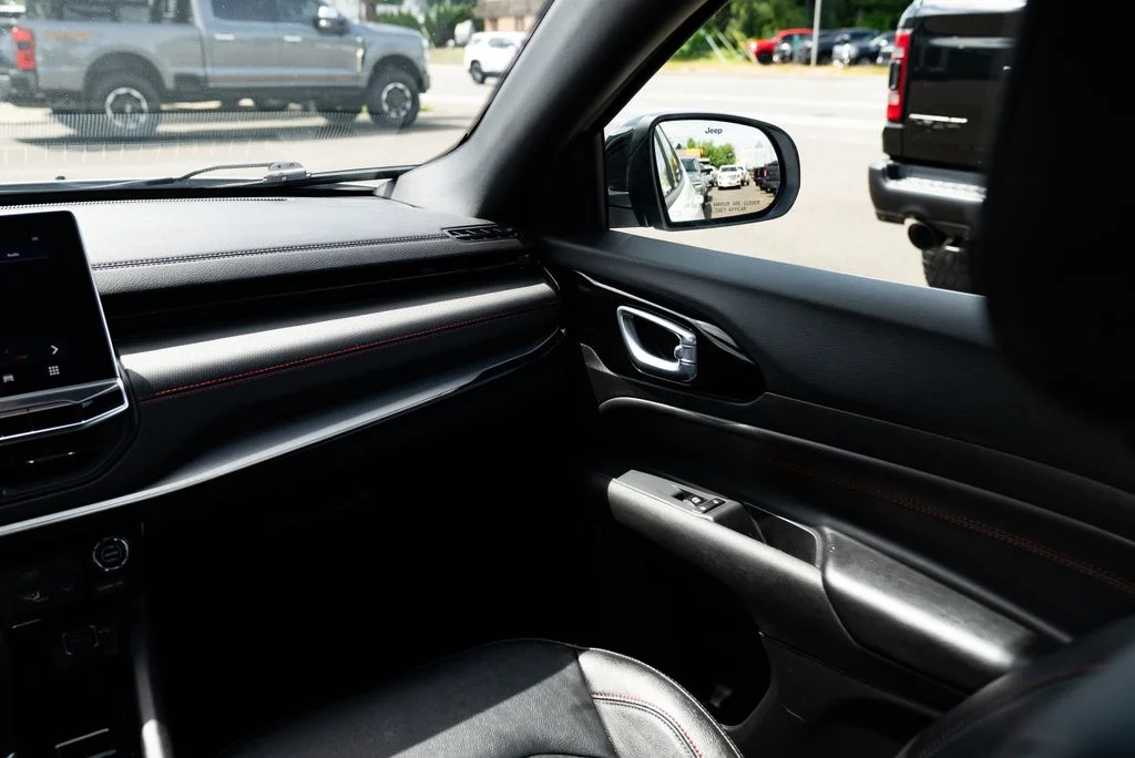 Used 2025 White Jeep Trailhawk image 10