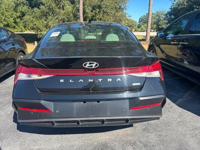 Used 2024 Black Hyundai Limited image 5