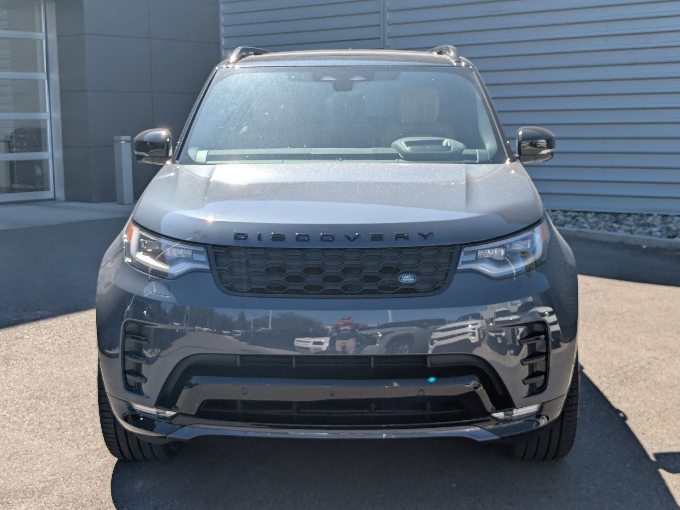 New 2026 Varesine Blue Land Rover Dynamic SE image 2