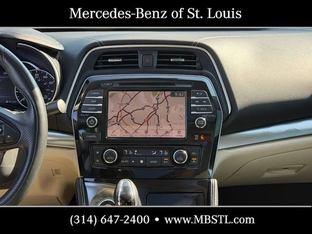 Used 2020 White Nissan 3.5 SL image 15