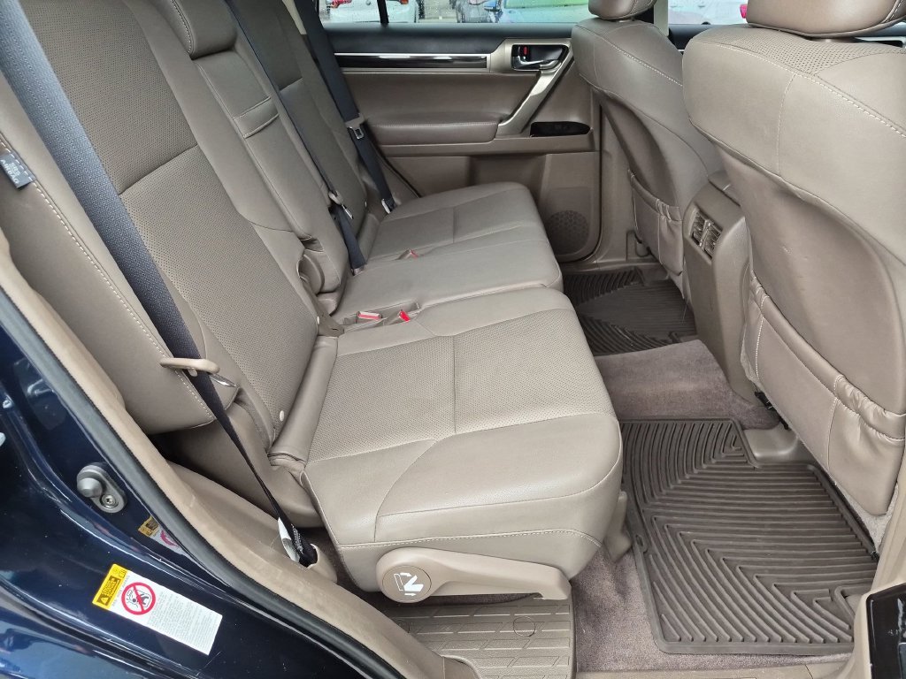 Used 2018 Blue Lexus 460 image 33