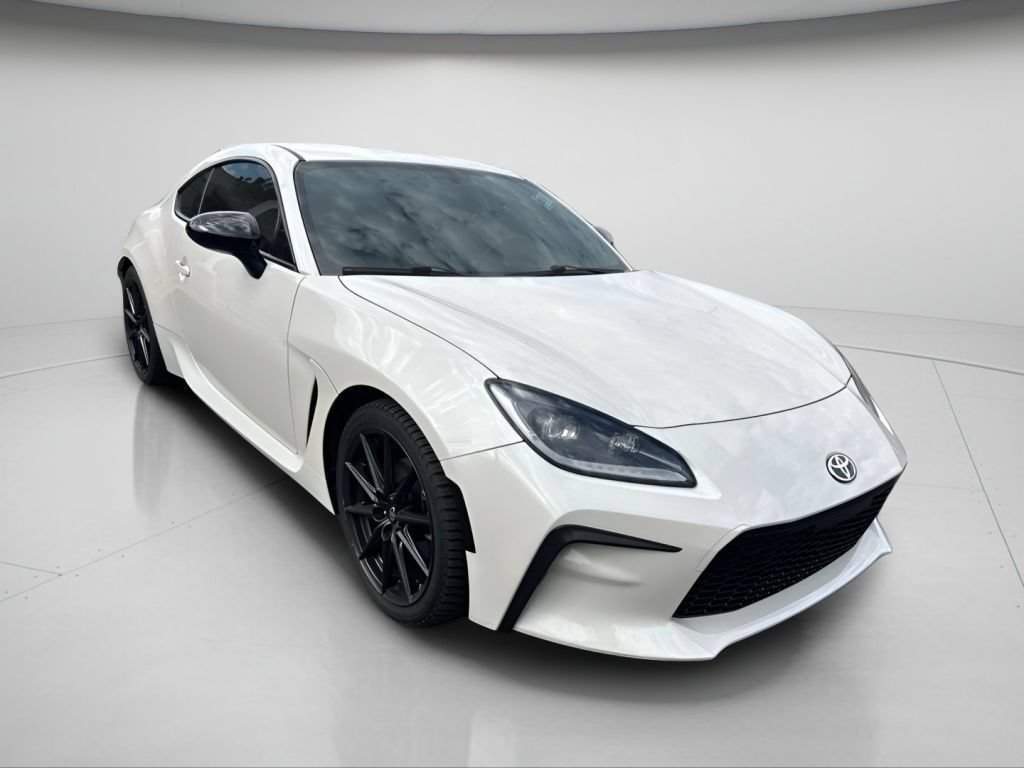 Used 2022 Halo Toyota Premium image 3