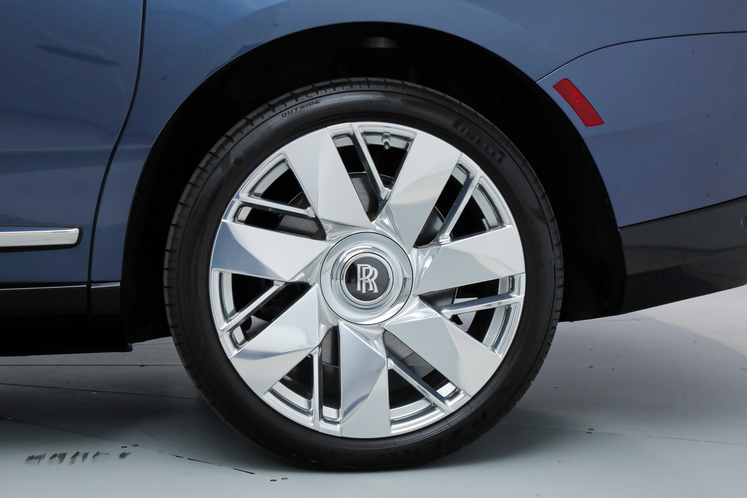 Used 2026 Blue Rolls-Royce  image 37